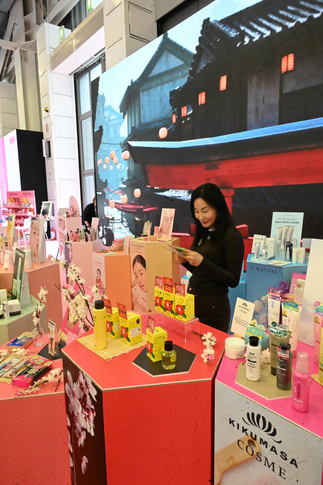 How do we select the best K-Beauty products for you? Here is an example.